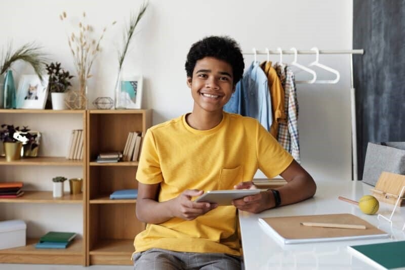 شغل آنلاین برای نوجوانان