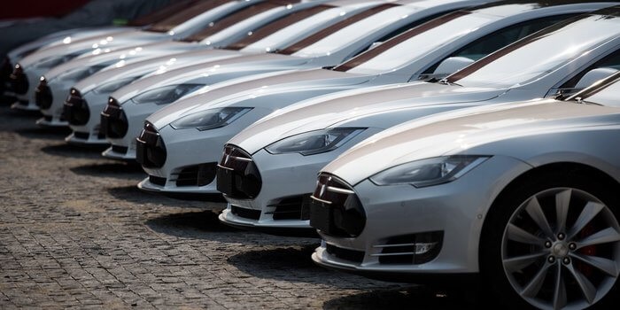 انفجار وسیله نقلیه در شانگهای، سهام Tesla را متضرر کرد