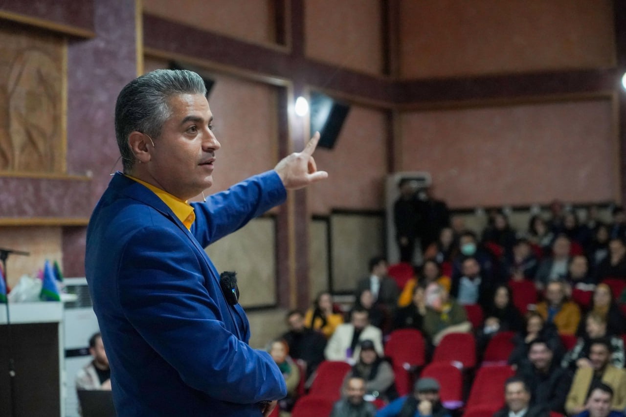تصاویر همایش بیا تو تیم ما